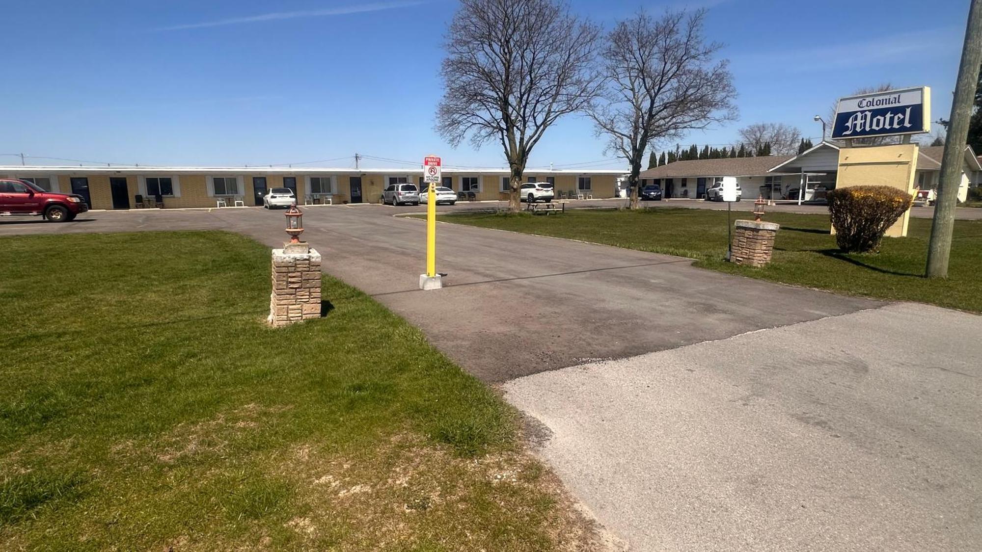 Colonial Motel Chatham-Kent Eksteriør bilde