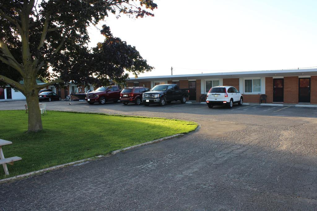 Colonial Motel Chatham-Kent Eksteriør bilde